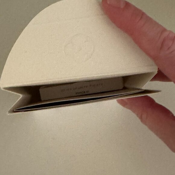 Louis Vuitton LA BEAUTE Lip Sample (4 colors) - Picture 8 of 8